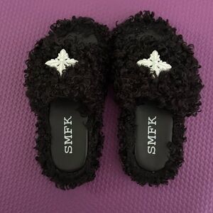 SMFK Compass black velvet slippers like new